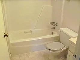 Like new 2 bedroom/1bath duplex — Photo 4