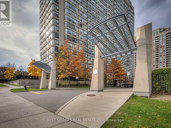 3rd image of 1359 Rathburn Rd E Unit 1802