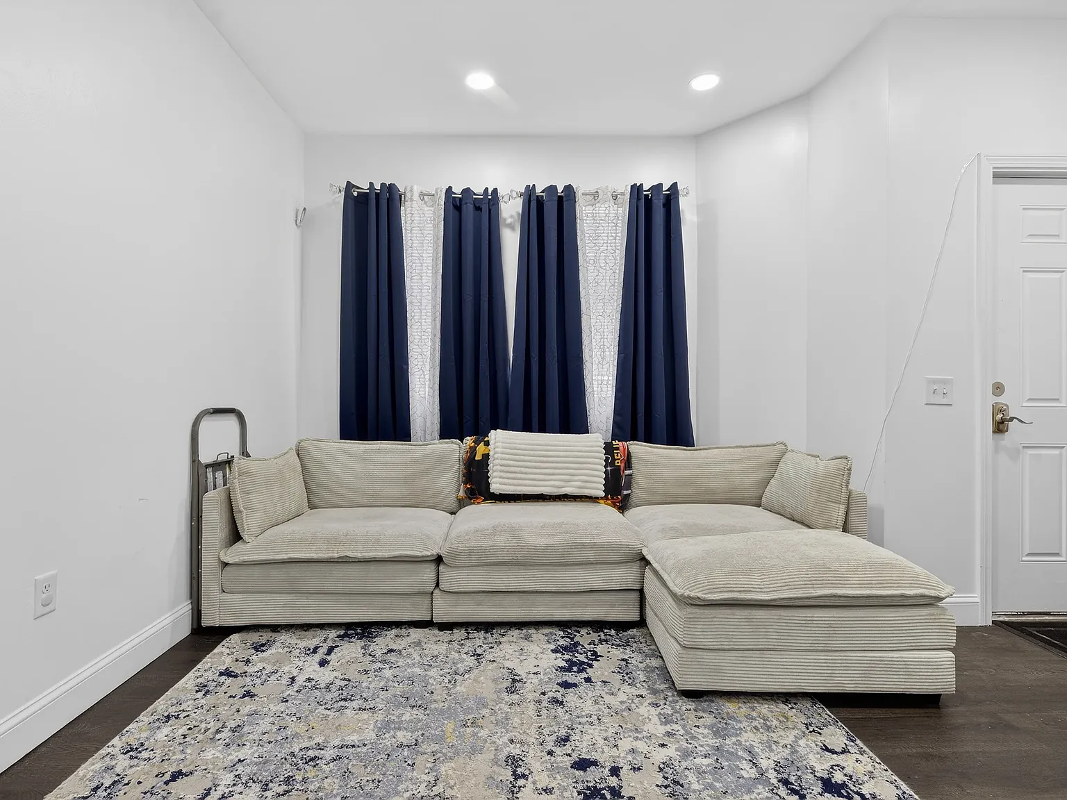 2 bed, 837 sqft, $1,850 — Photo 4