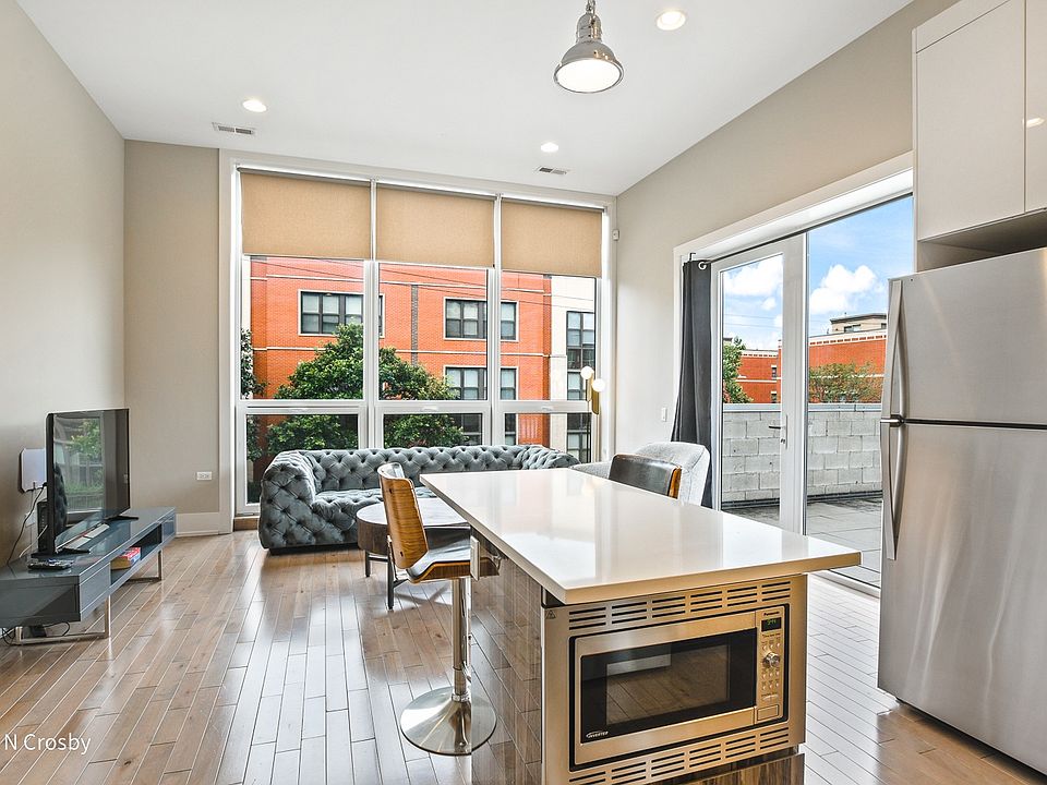 1st image of 943 N Crosby St #202