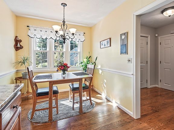 4th image of 37 Godfrey Ln #37