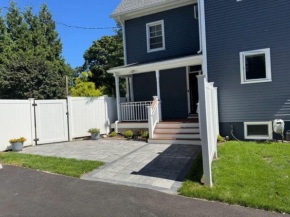 220 West Ave Unit B, Darien, CT 06820