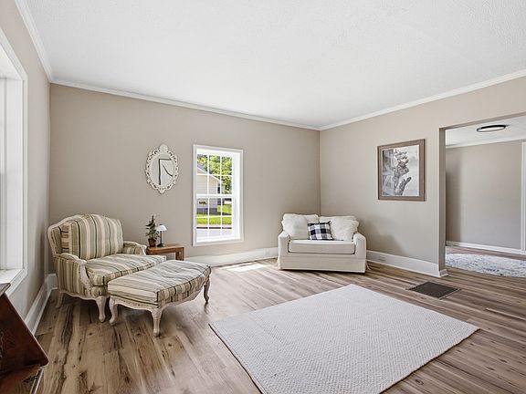 5th image of 273 Sugg St