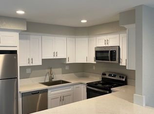 355 Dela Vina Ave APT 7, Monterey, CA 93940