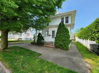 121 S Farview Ave, Paramus, NJ 07652