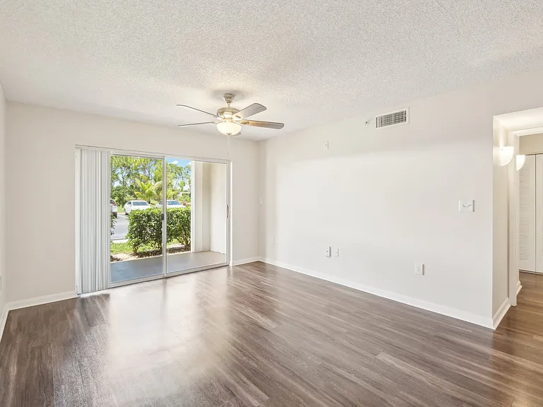Coquina Cove Apartments — Photo 72