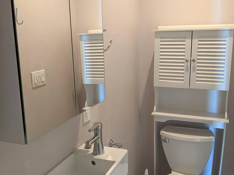 787 E 3rd St #3 — Photo 6