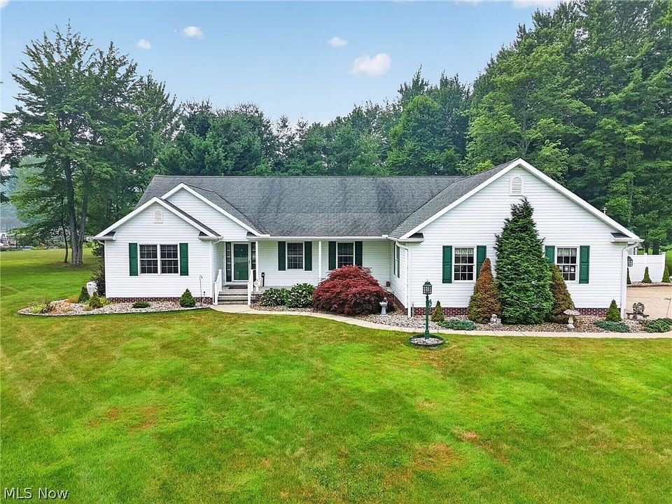 1st image of 2940 Corries Way