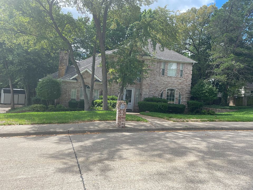 1st image of 912 Hideaway Pl