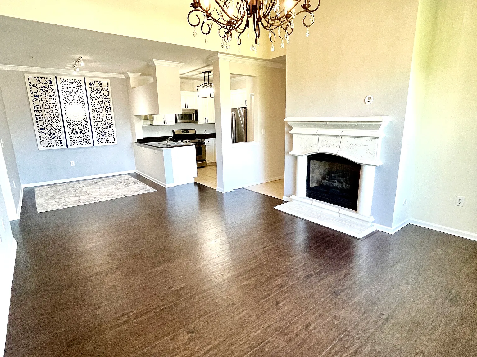 3 bed, 1350 sqft, $2,750 — Photo 3