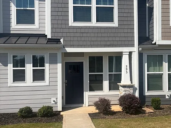 295 Dalmatian Dr, Spartanburg, SC 29307