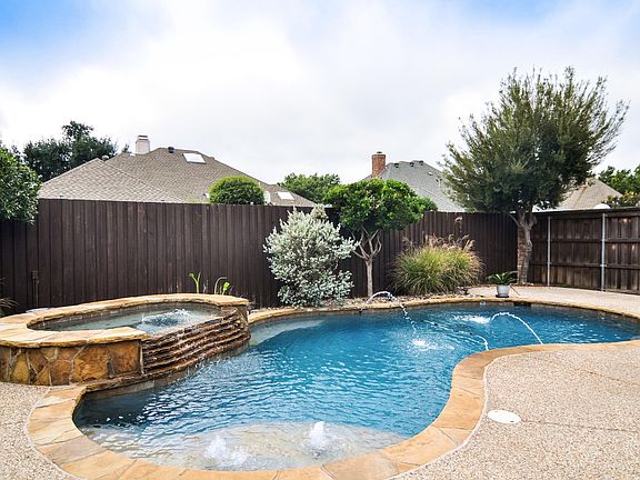 2nd image of 3424 Louis Dr