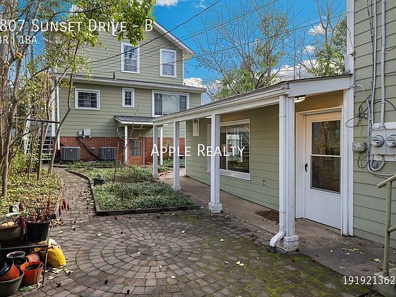 3rd image of 1807 Sunset Dr #B