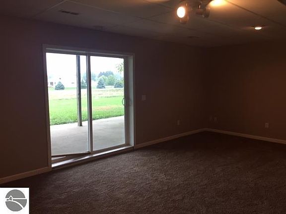2nd image of 1053 Essex Dr