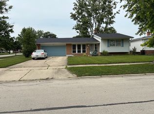 10 Lombard Cir, Lombard, IL 60148