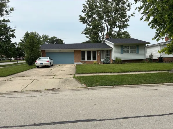 10 Lombard Cir, Lombard, IL 60148