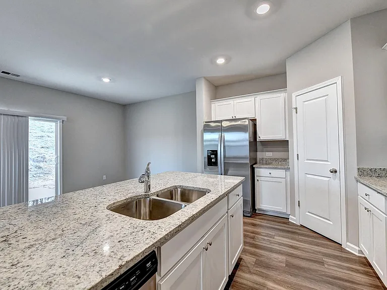 192 Golden Eagle Pkwy — Photo 15