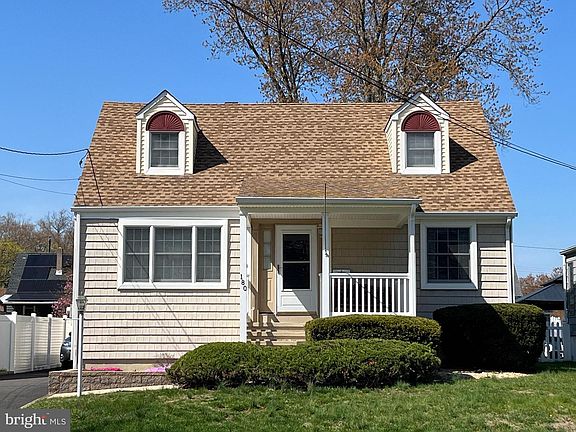 3rd image of 180 Elmore Ave