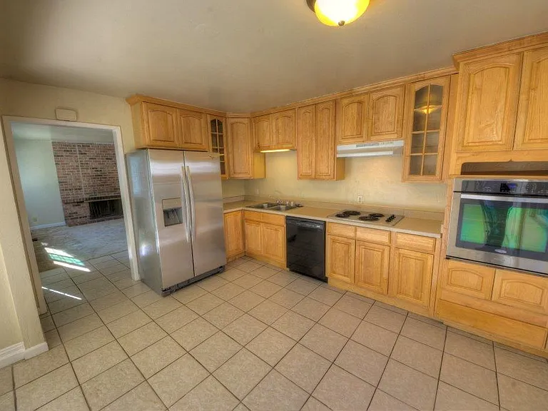 1196 Sherwood Ave #B — Photo 2