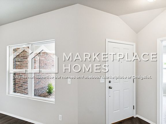 3rd image of 1011 W Cheyenne Ln