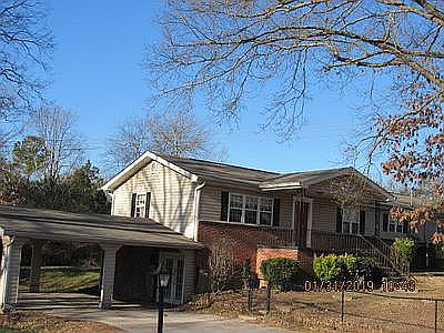 1st image of 301 Greens Lake Cir