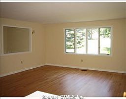 3rd image of 36 Thunderbird Dr