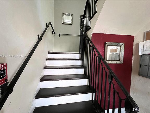 4th image of 500 14th St APT 204
