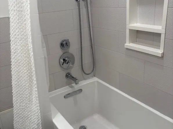 330 East 38th Street image 12 of 13