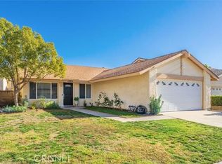 27626 Saffron Ln, Santa Clarita, CA 91350