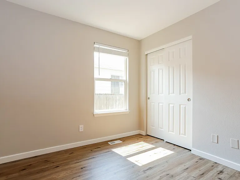 4938 Dillon St — Photo 13