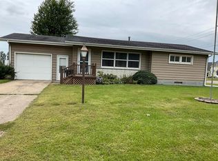 401 Birch Dr, Fredericksburg, IA