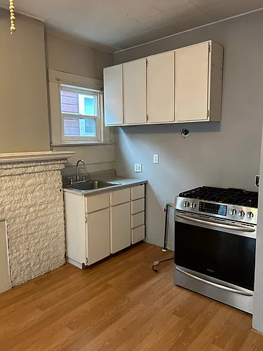 2155 NW Everett St #10 Photo 1