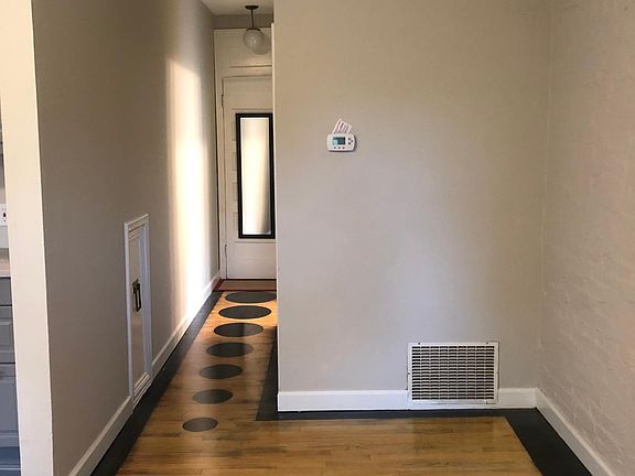 2nd image of 4627 McPherson Ave APT 2R
