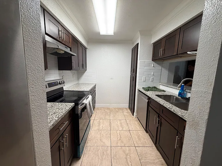 7200 Clarewood Dr #1607 — Photo 14