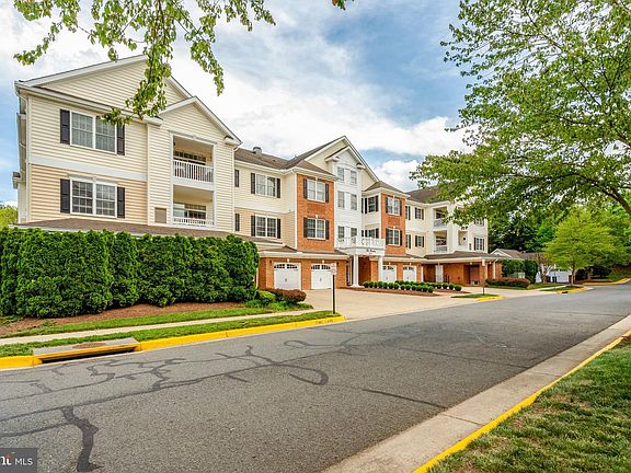 3rd image of 15231 Royal Crest Dr APT 204