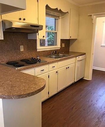 5th image of 141 Victoria Dr