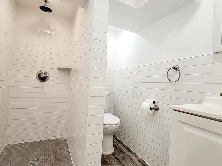 401 Walker St #B2 — Photo 9