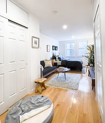 Rented by City Connections Realty | media 11