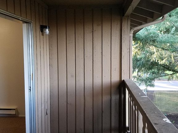 4th image of 4407 76th Ave W APT 4