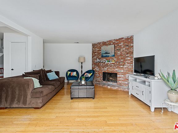 3rd image of 1833 11th St #101