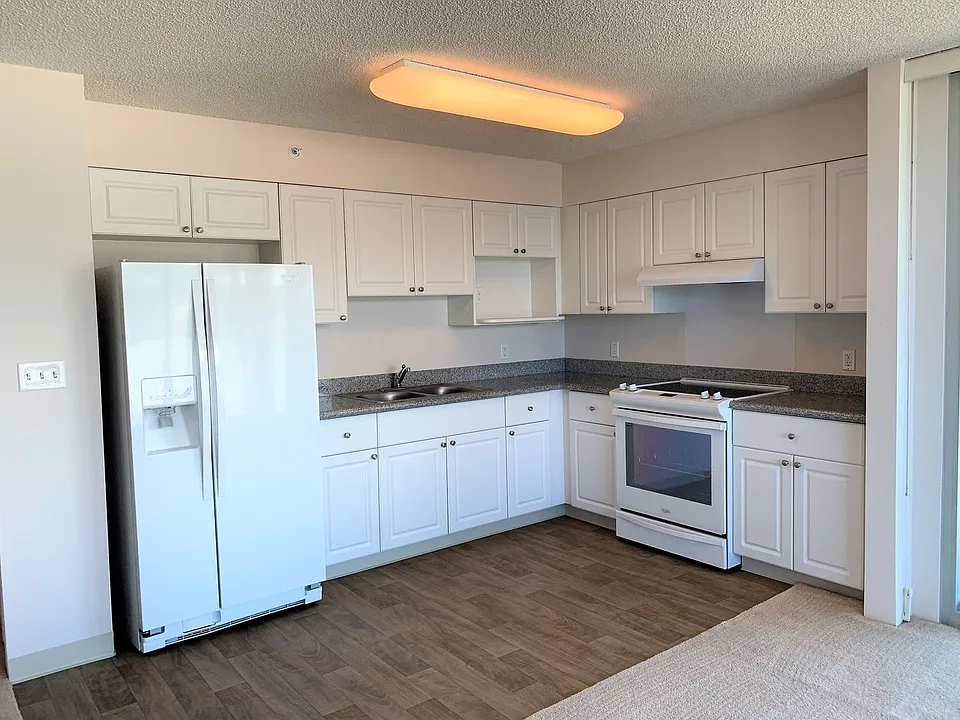 801 South St #4727