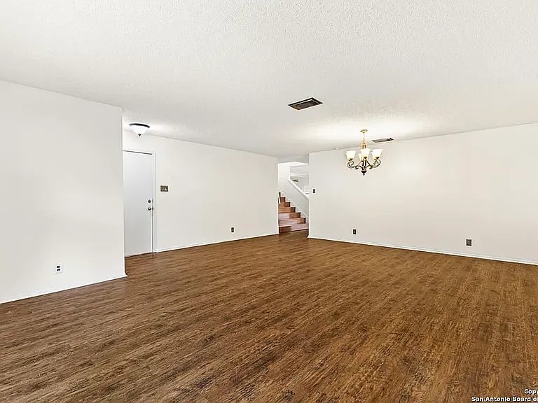9806 Kelton Dr — Photo 10