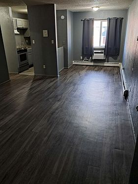 2nd image of 1425 N Yosemite St #16