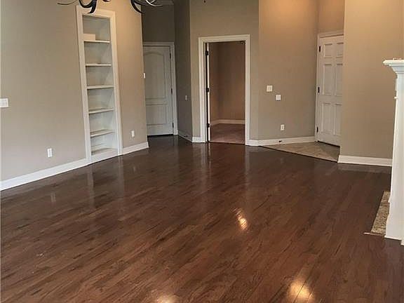 2nd image of 2646 N Miranda Ave
