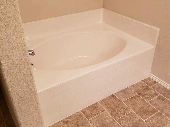 3rd image of 4108 Legend Trl