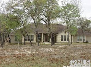 261 Rosewood Dr, La Vernia, TX 78121