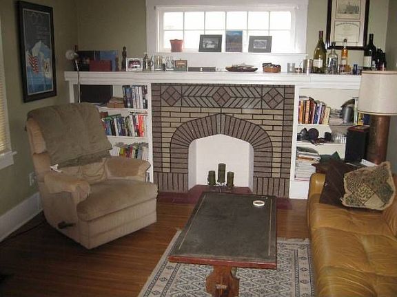 living rm w/artifi firepl