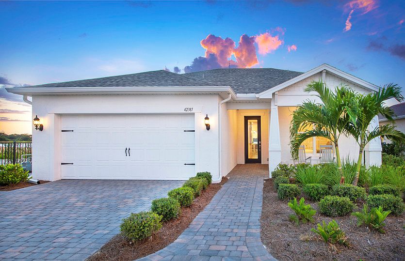 Mystique model exterior