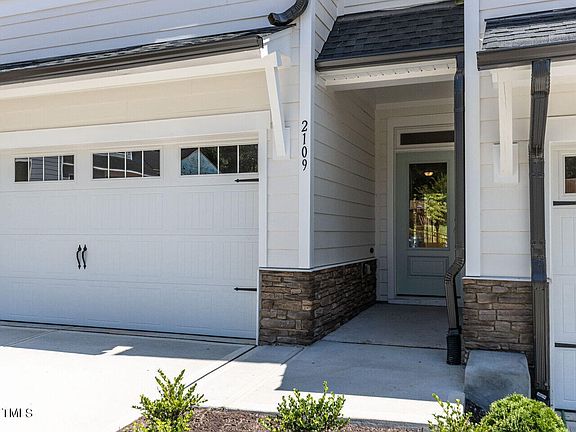 3rd image of 2109 Royal Amber Ct #19