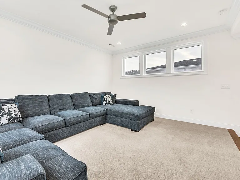 6007 Camberley St — Photo 29
